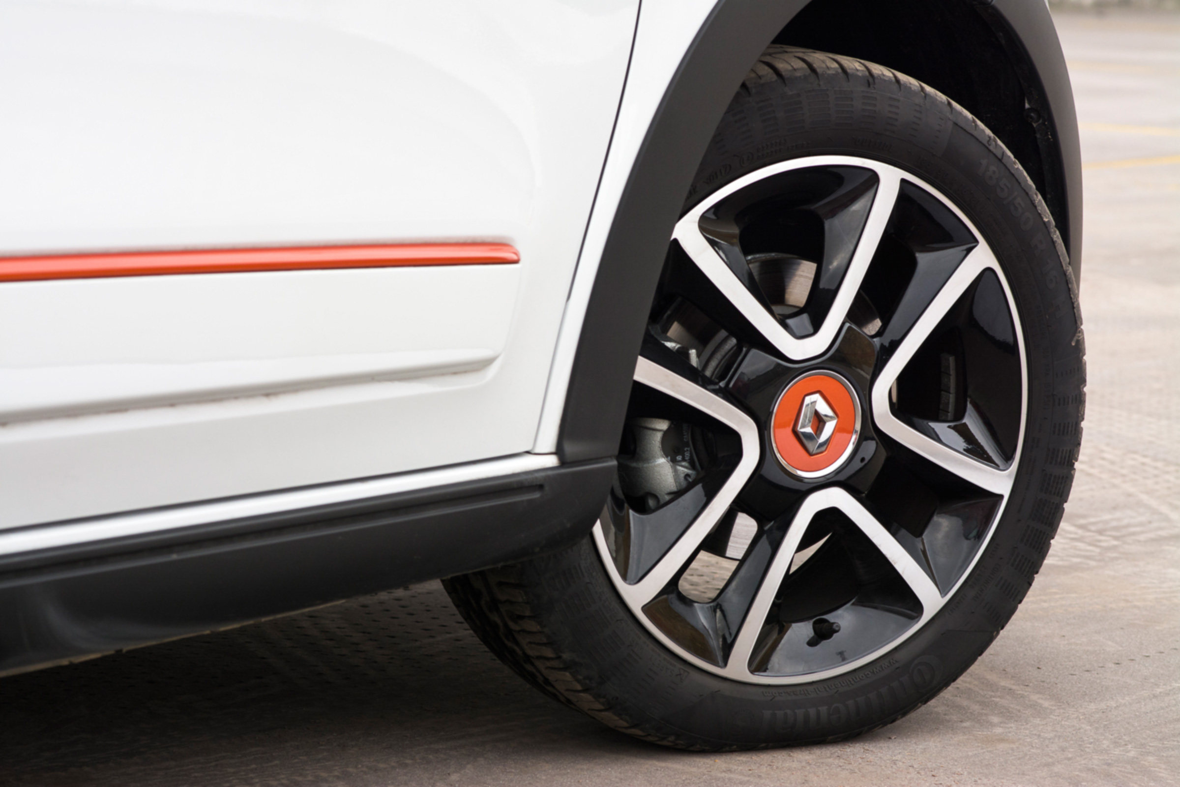 Triple test – Renault Twingo - alloy wheel