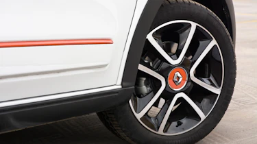 Triple test – Renault Twingo - alloy wheel