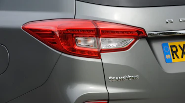 2017 SsangYong Rexton - tail light