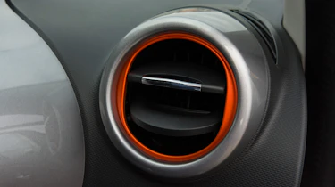 Triple test – Renault Twingo - air vent