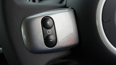 Triple test – Renault Twingo - steering controls