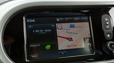 Triple test – Renault Twingo - infotainment screen