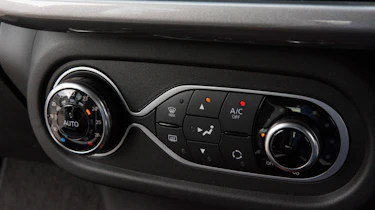 Triple test – Renault Twingo - central controls