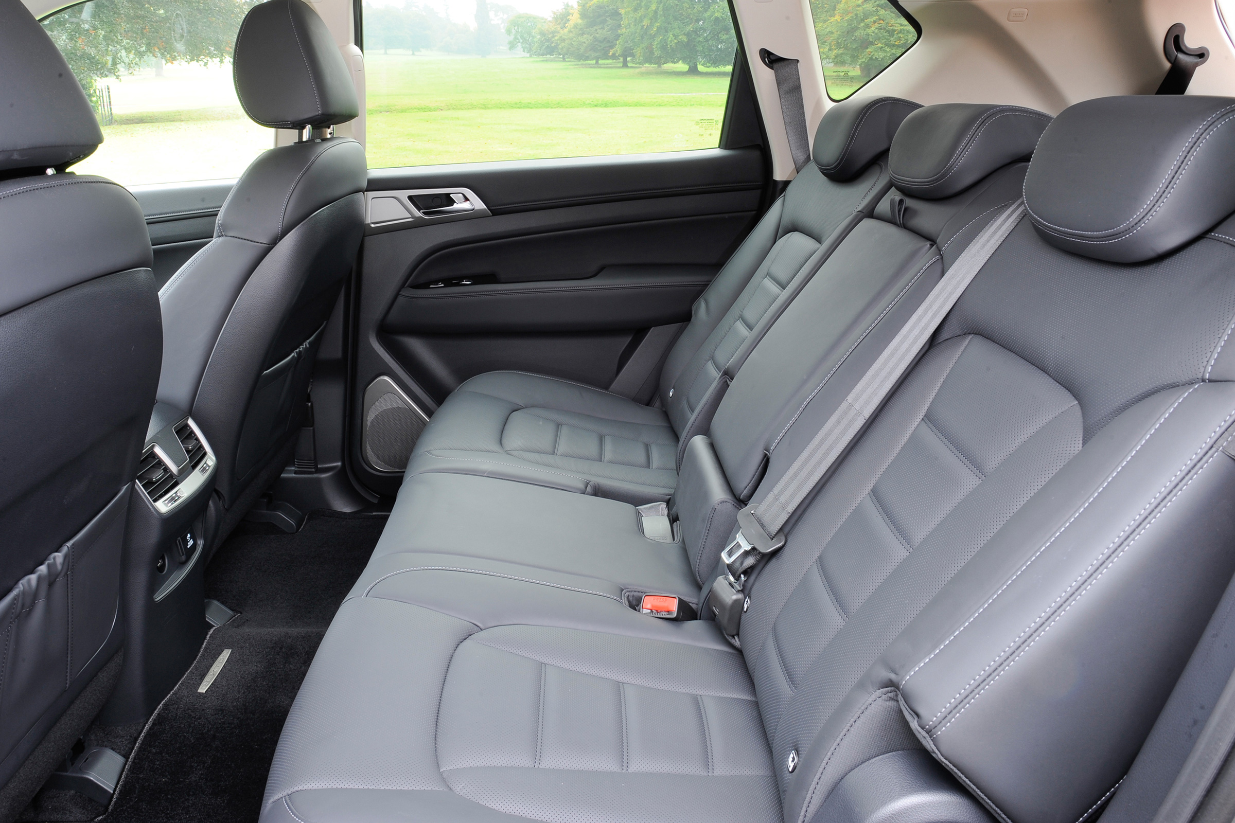 2017 SsangYong Rexton - back seats