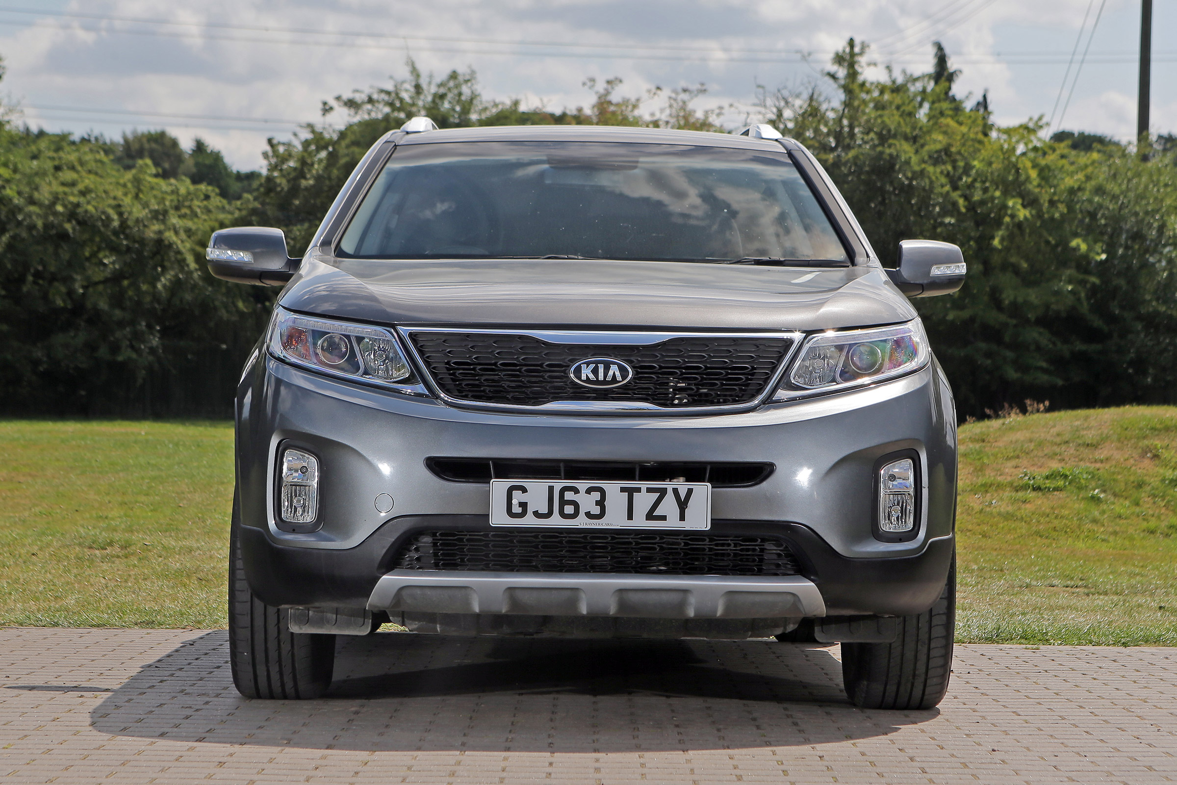 Used Kia Sorento - full front