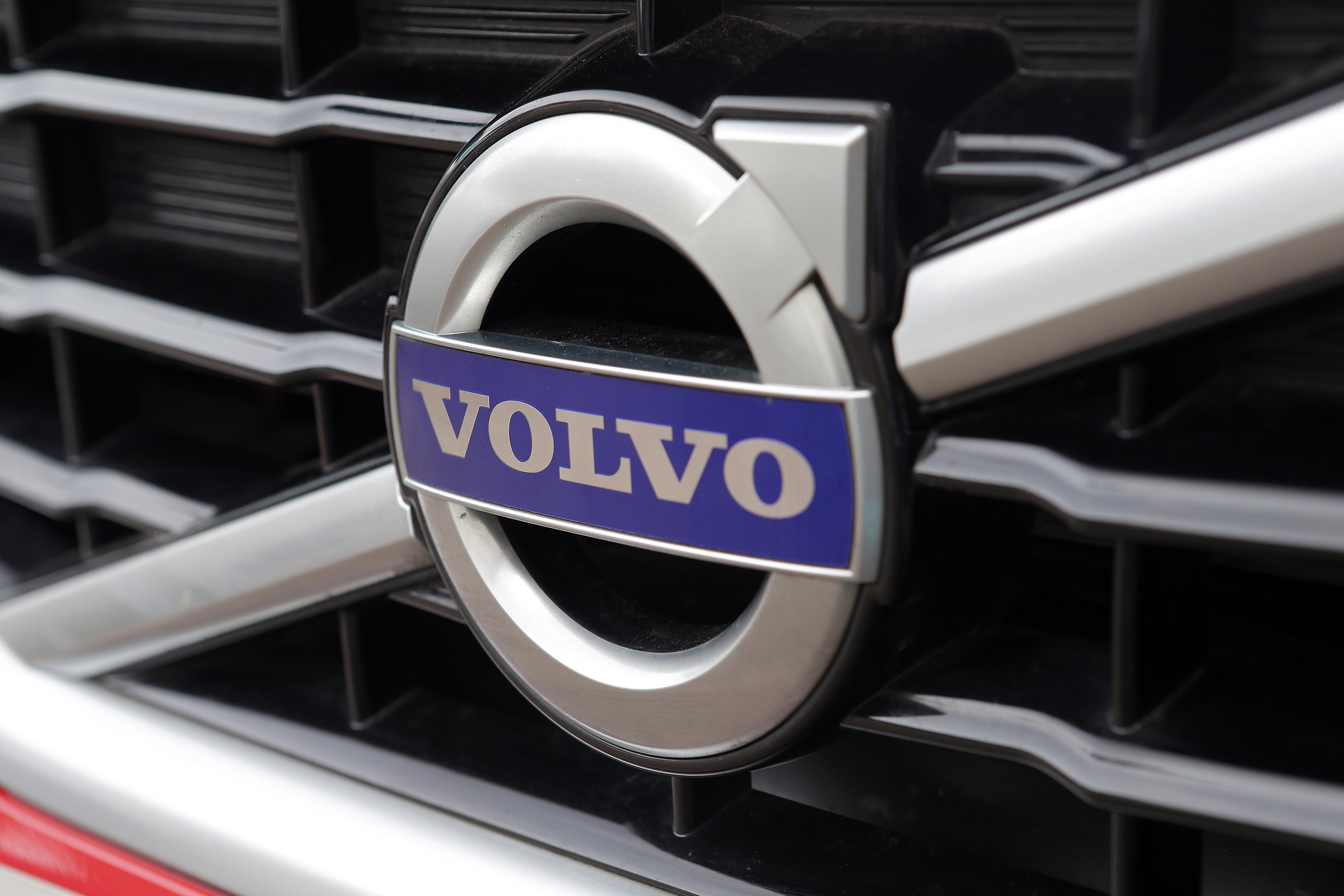 Used Volvo V60 - Volvo badge
