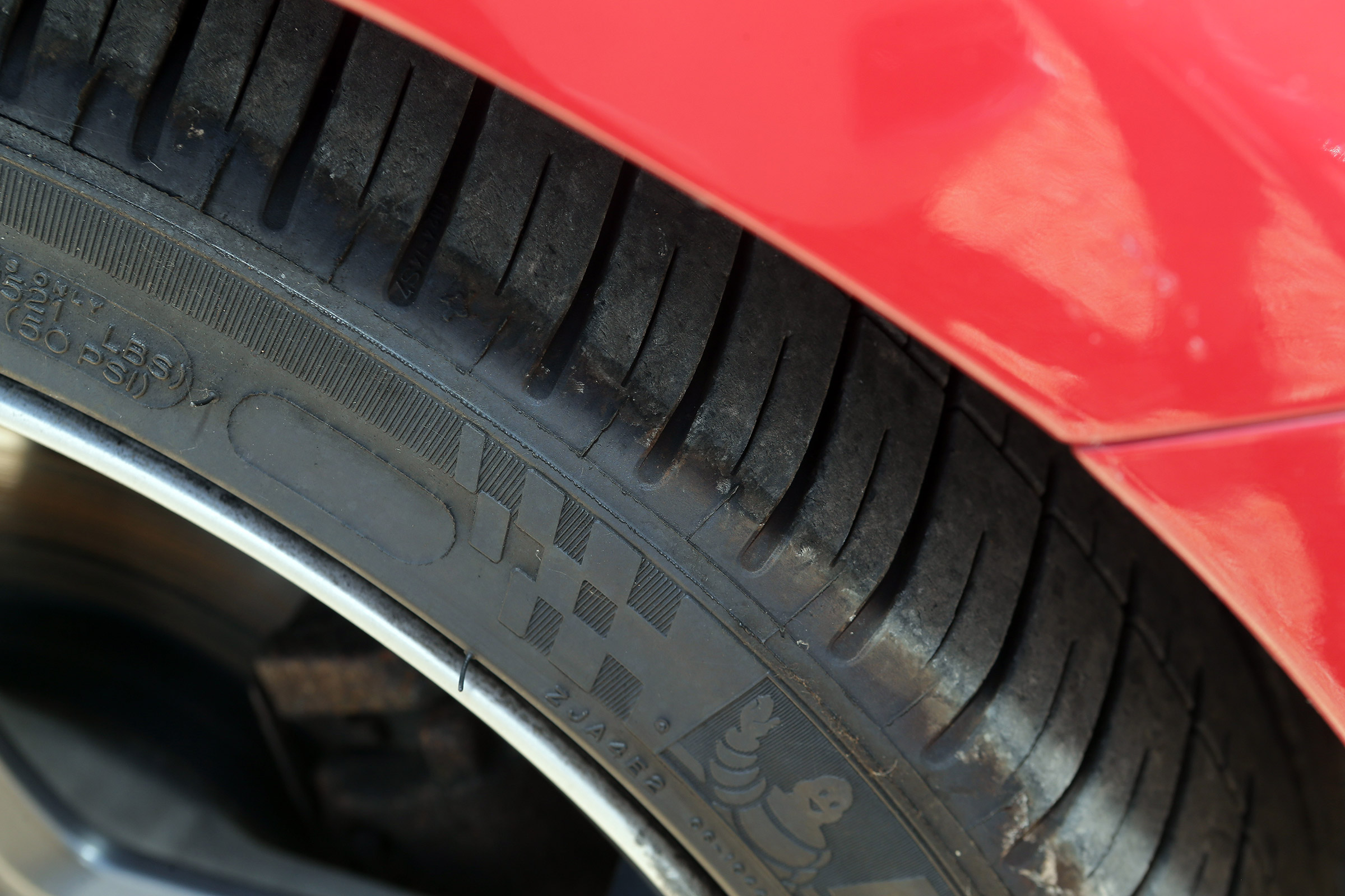 Used Volvo V60 - tyre