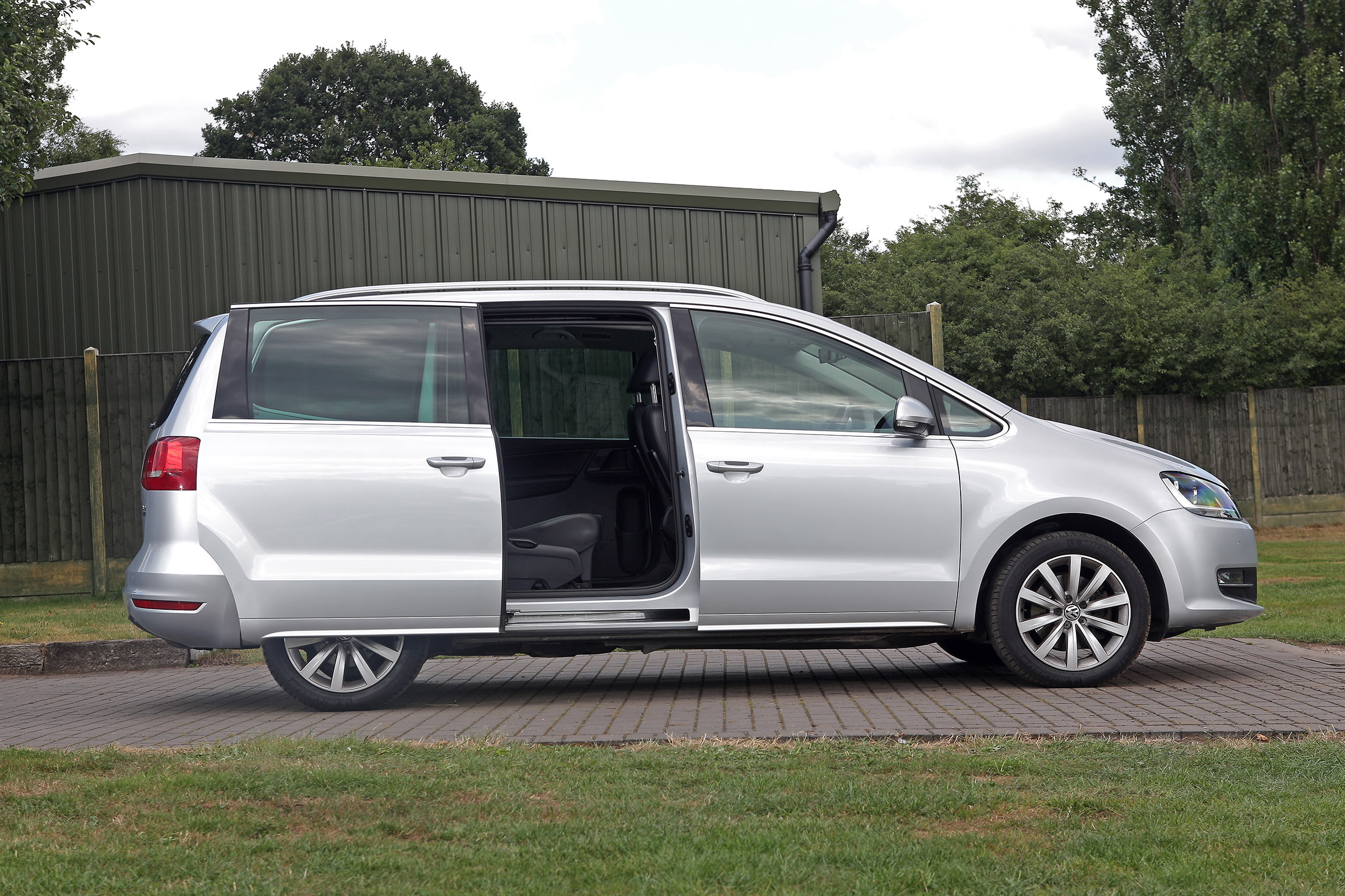 Used Volkswagen Sharan - side