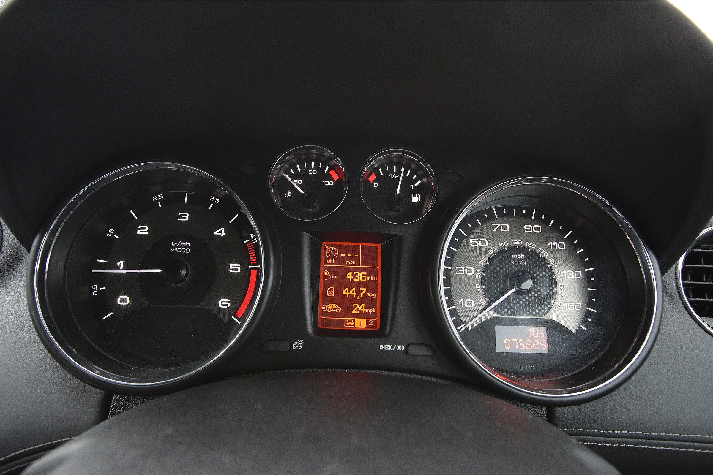 Used Peugeot RCZ - dials