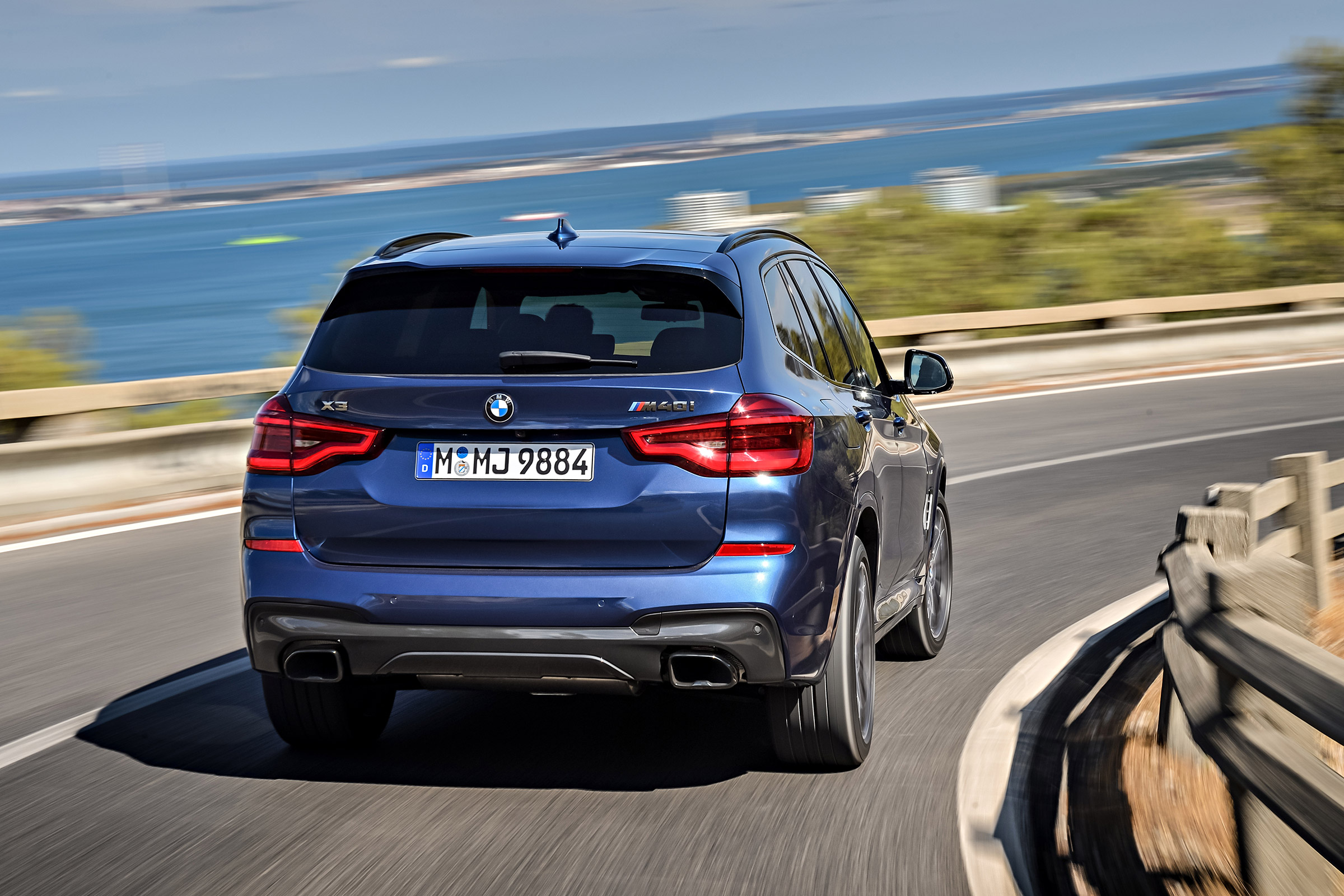 BMW X3 M40i - rear action