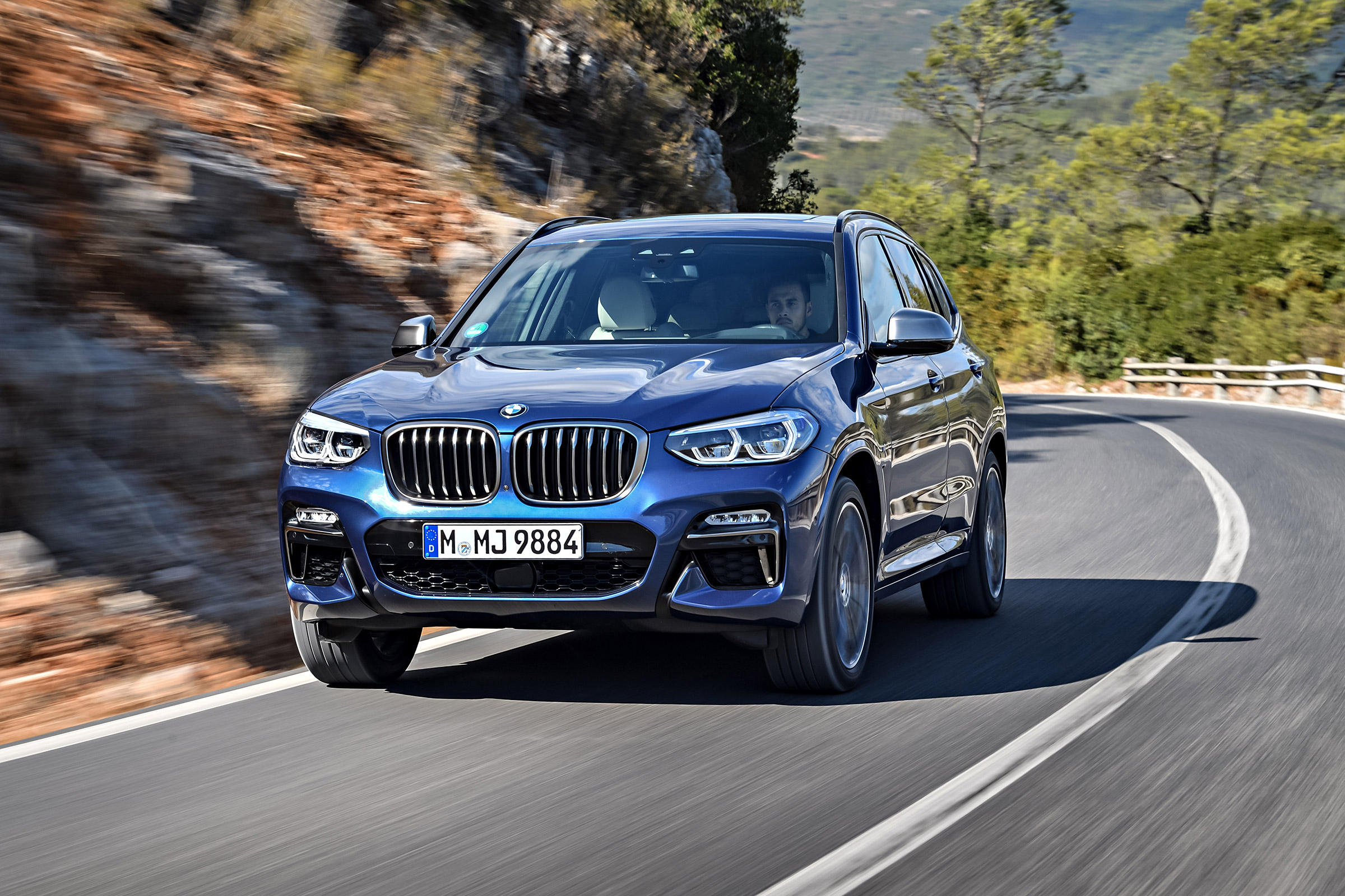 BMW X3 M40i - front tracking