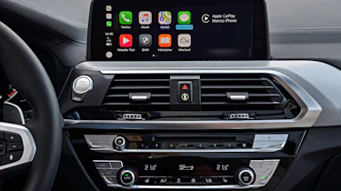 BMW X3 M40i - infotainment