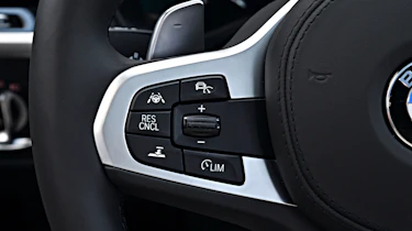 BMW X3 M40i - steering wheel controls