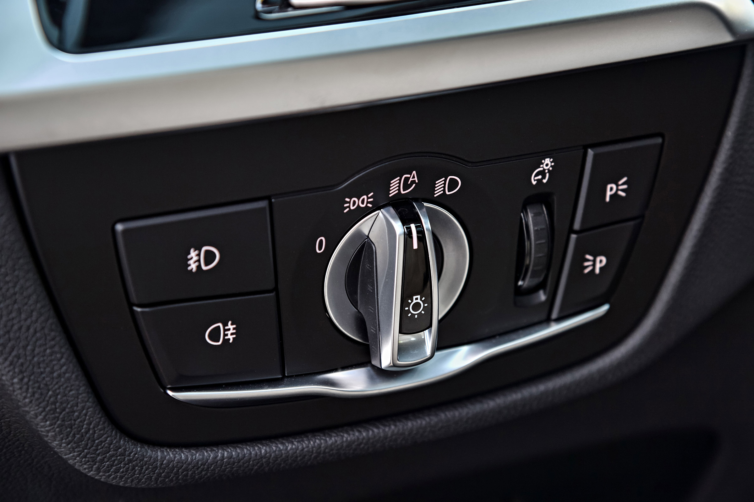BMW X3 M40i - light controls