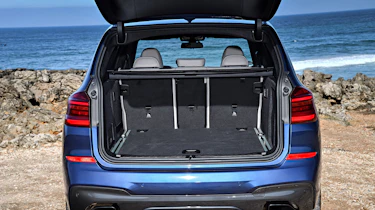 BMW X3 M40i - boot