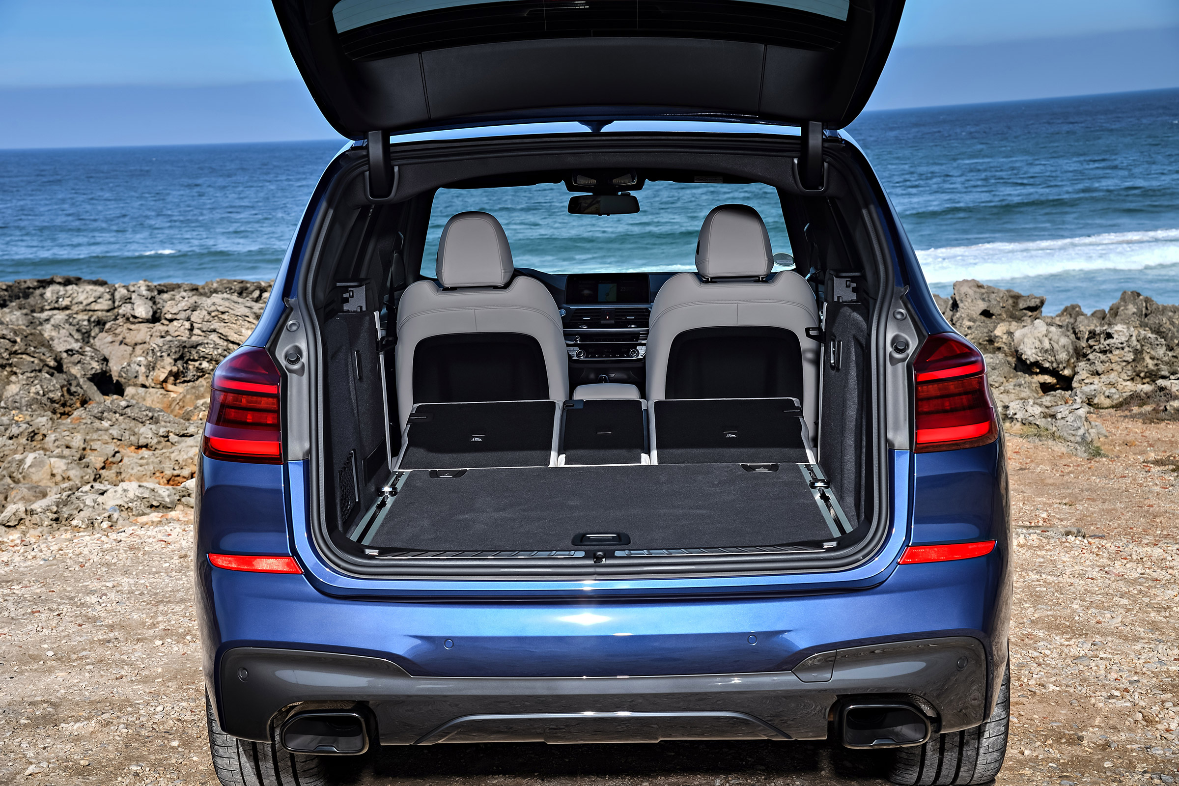 BMW X3 M40i - boot all seats down