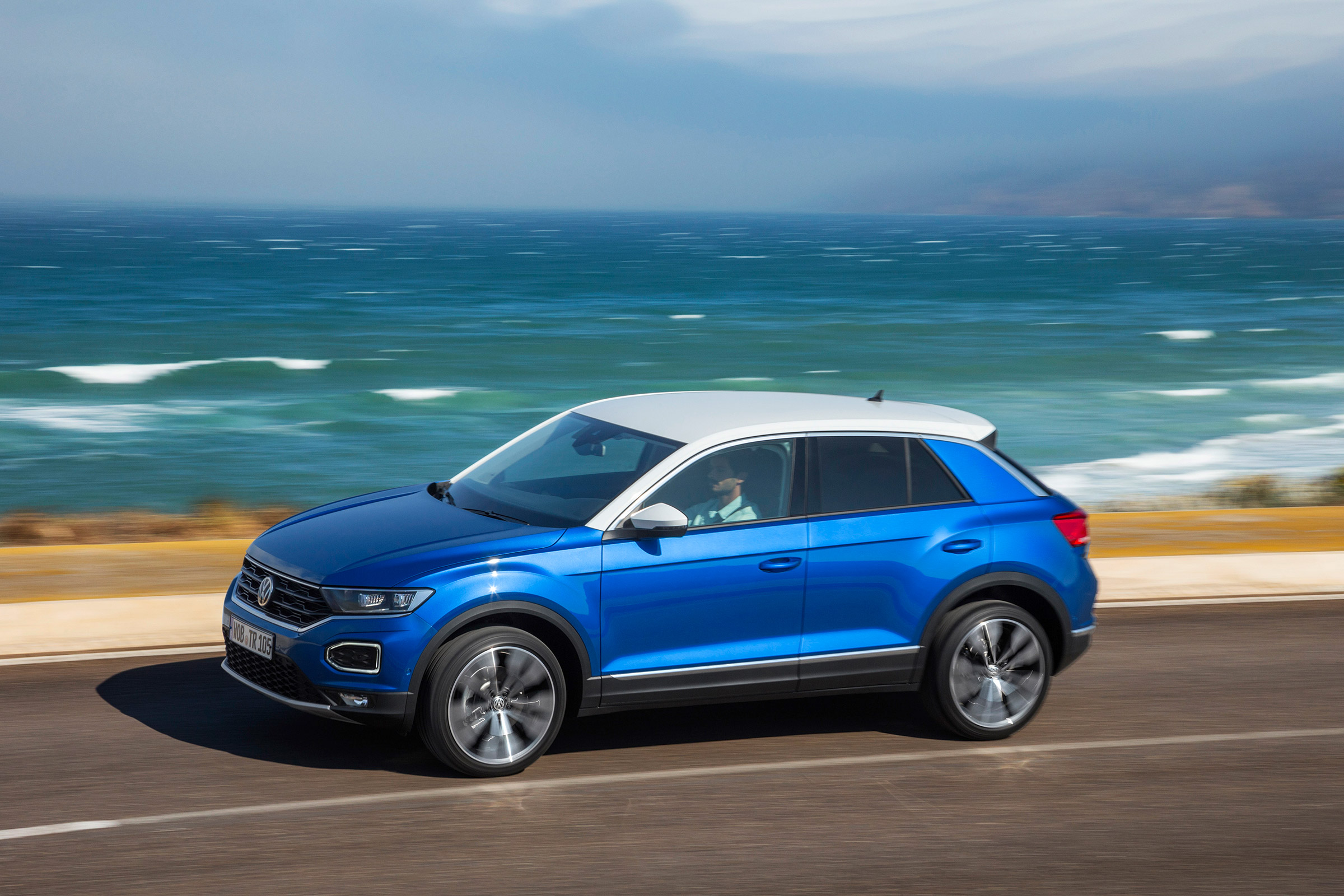 Volkswagen T-Roc - side
