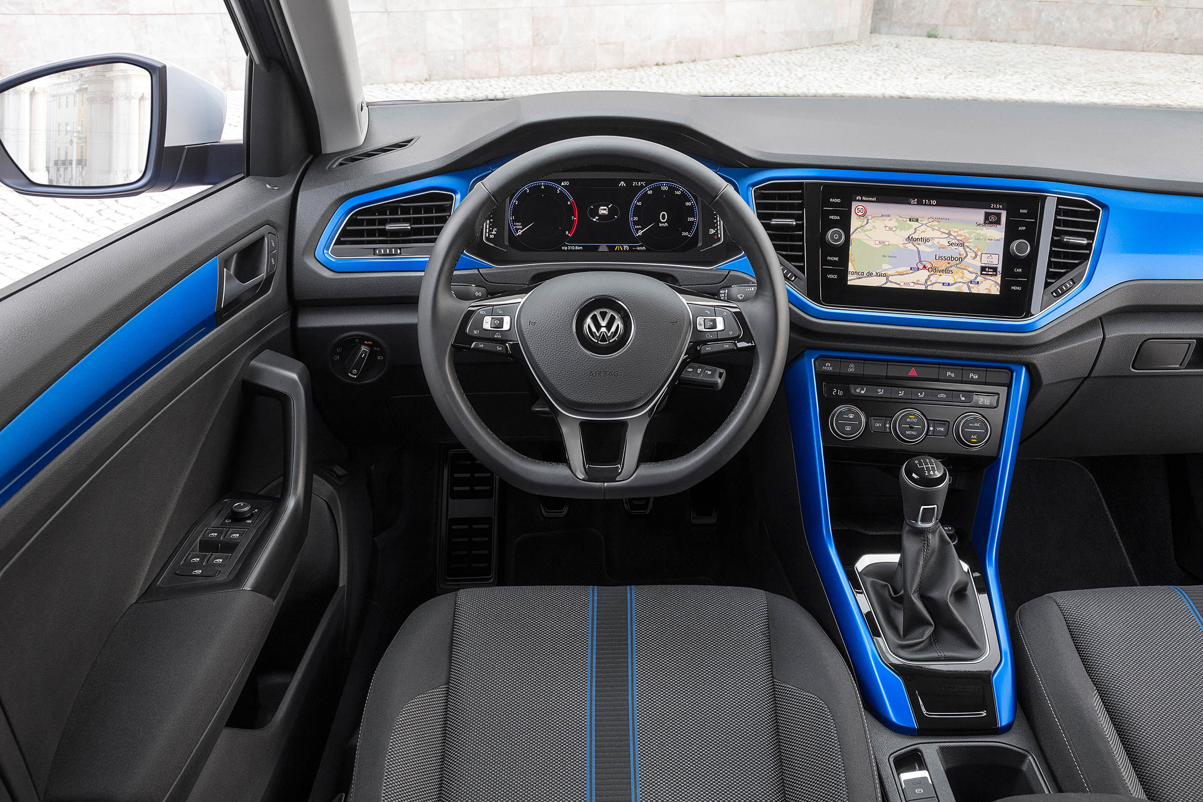 Volkswagen T-Roc - dash