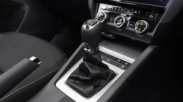 Skoda Octavia Estate 1.5 TSI - centre console