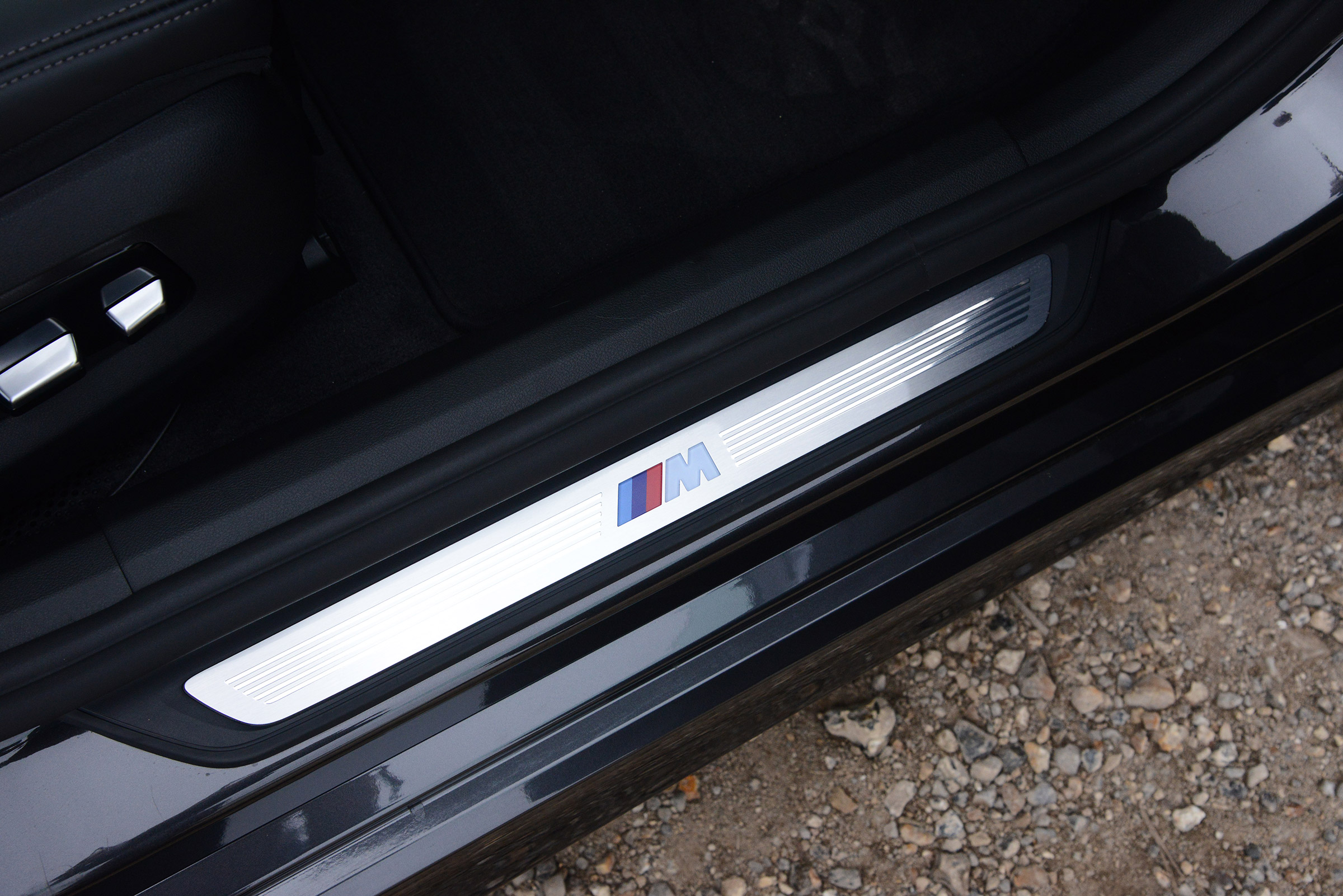 BMW 6 Series GT - sill