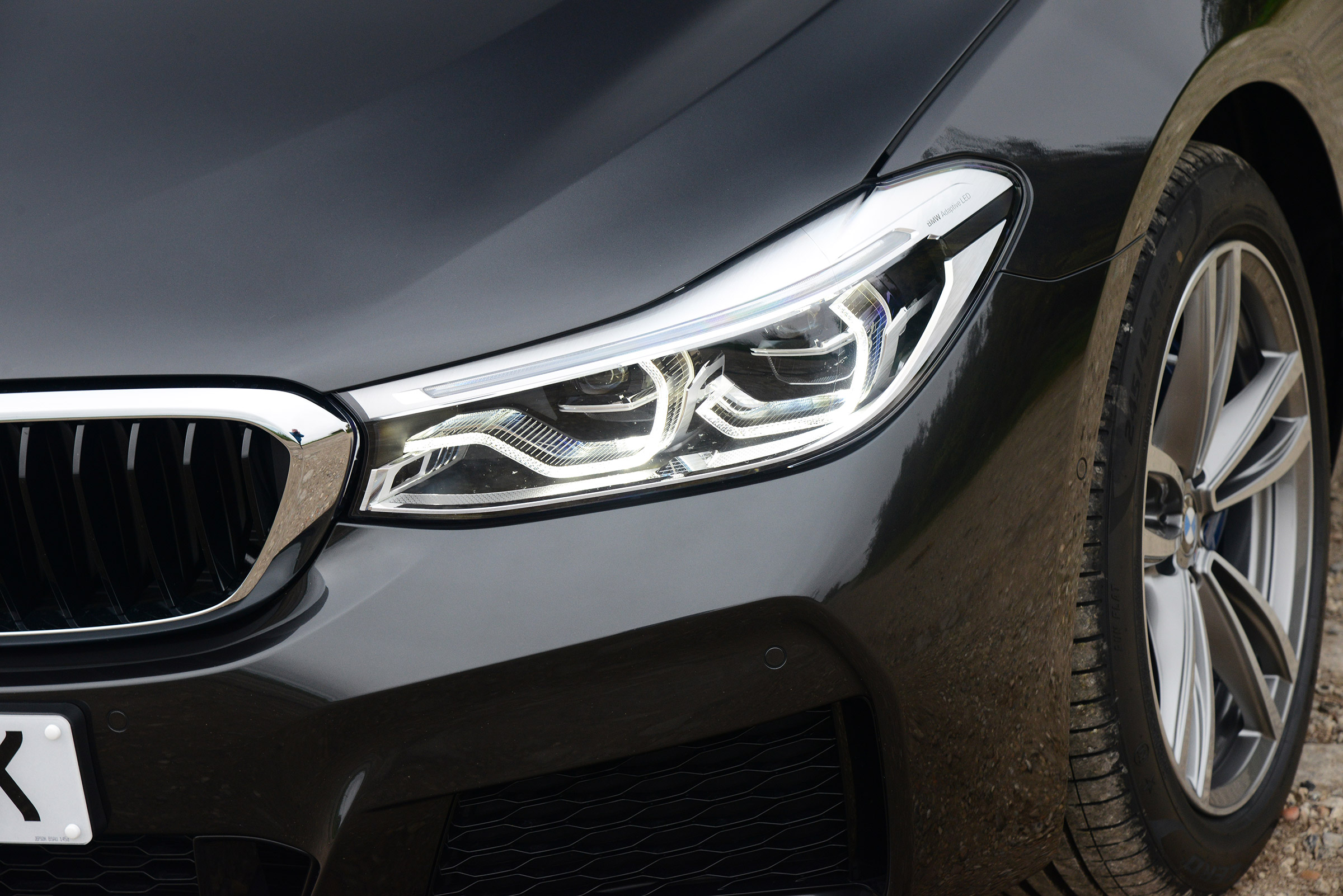 BMW 6 Series GT - front light detail