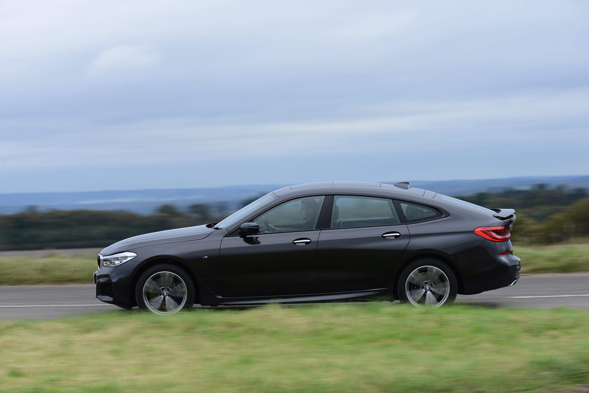 BMW 6 Series GT - side action