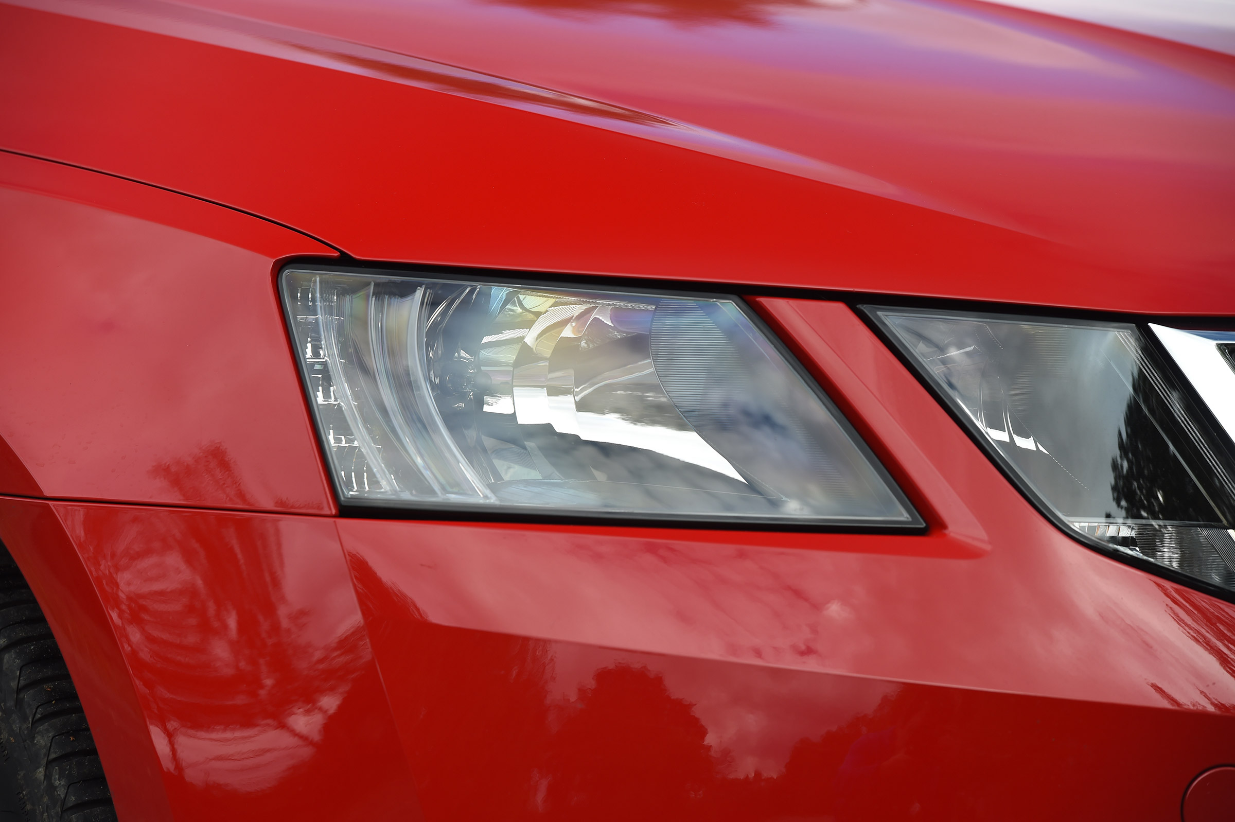 Skoda Octavia Estate 1.5 TSI - front light