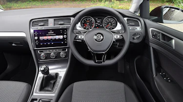 Volkswagen Golf 1.0 petrol - dash