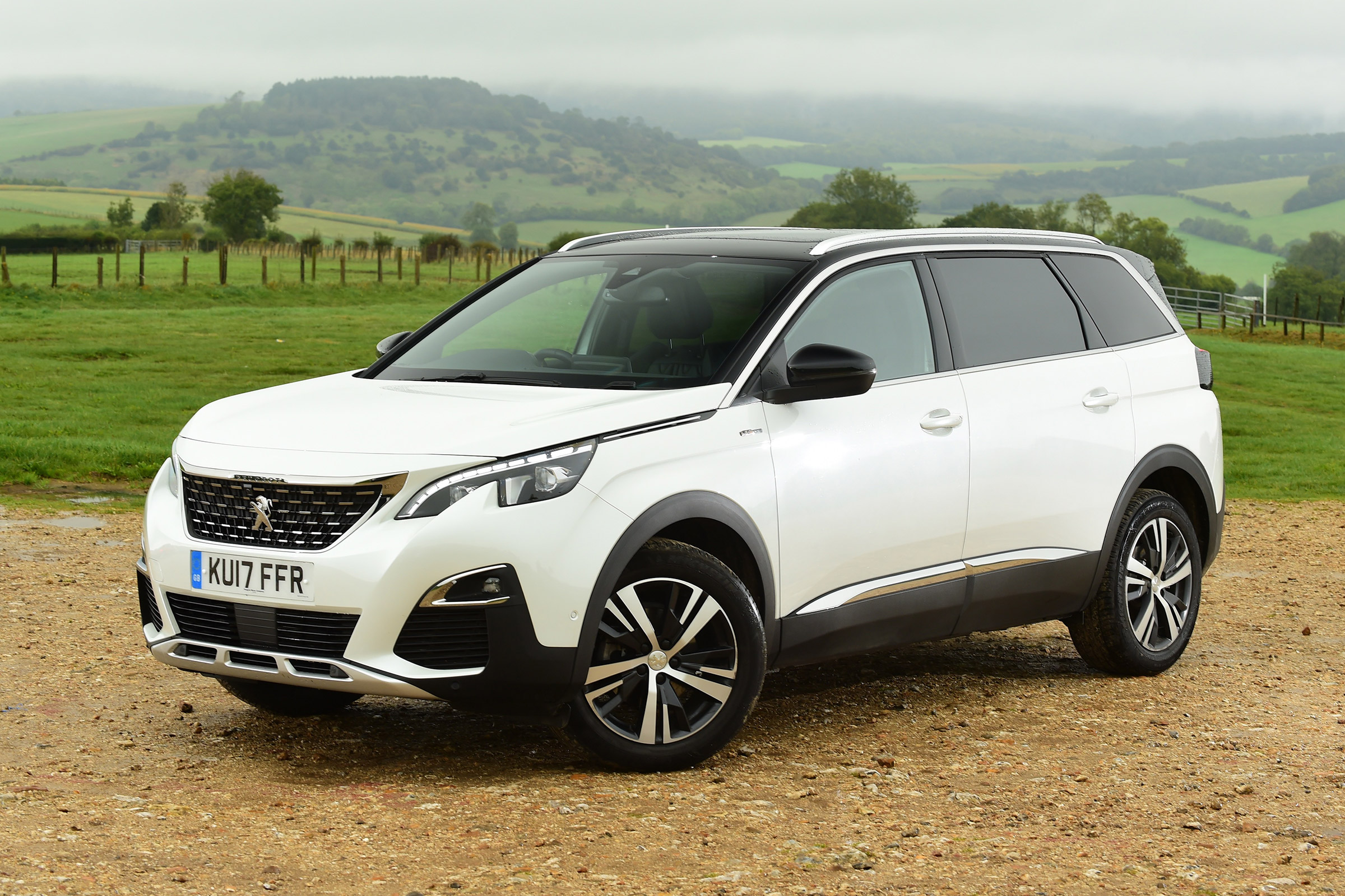 Peugeot 5008 - front static