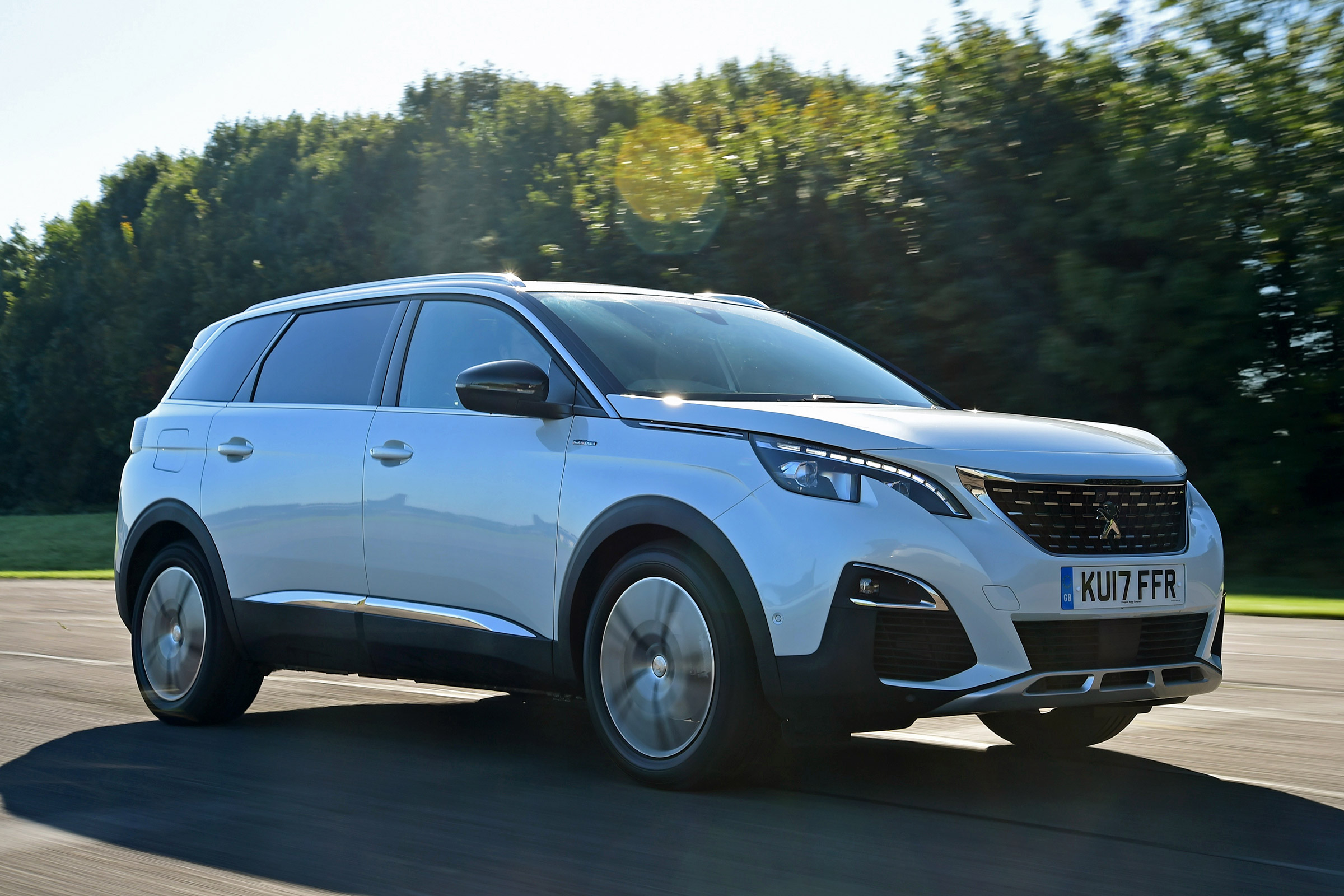 Peugeot 5008 - front action