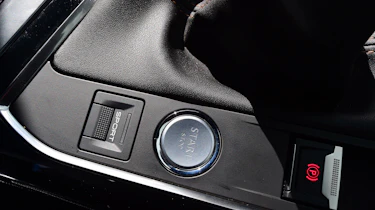 Peugeot 5008 - interior buttons