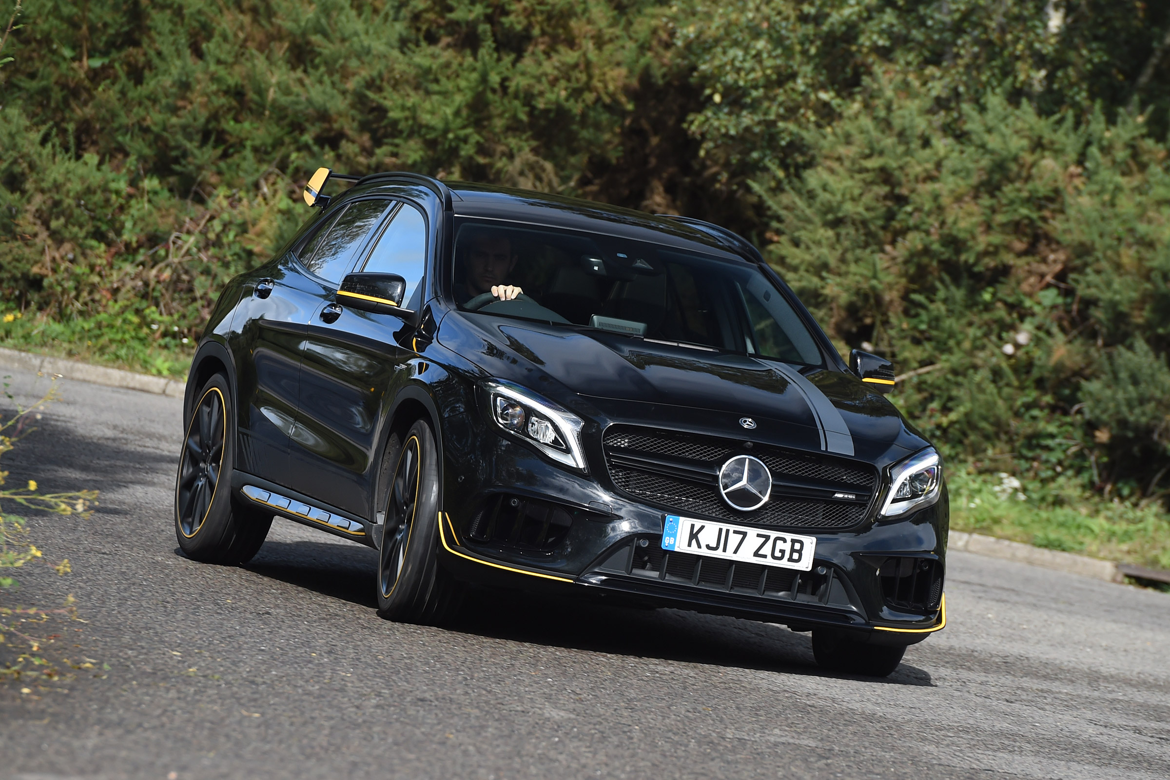 Mercedes-AMG GLA 45 Yellow Night Edition - front cornering