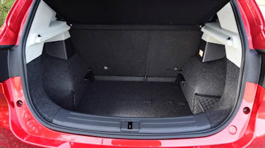 MG ZS - boot 2