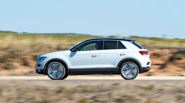 Volkswagen T-Roc - side