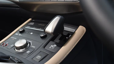 Lexus CT 200h - transmission