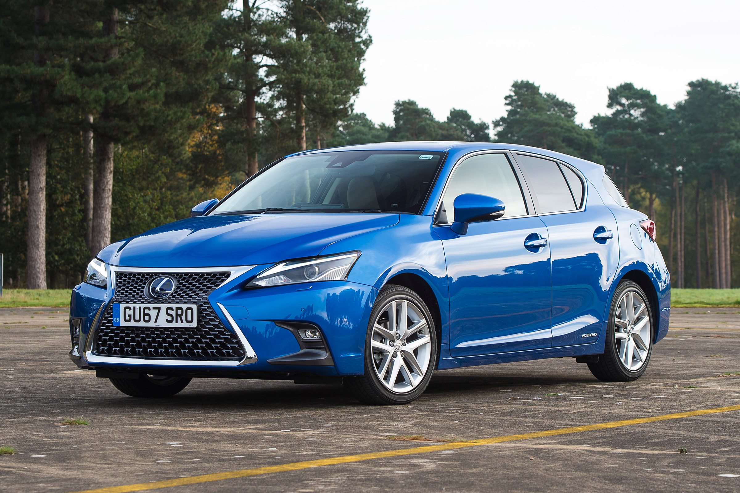 Lexus CT 200h - front static