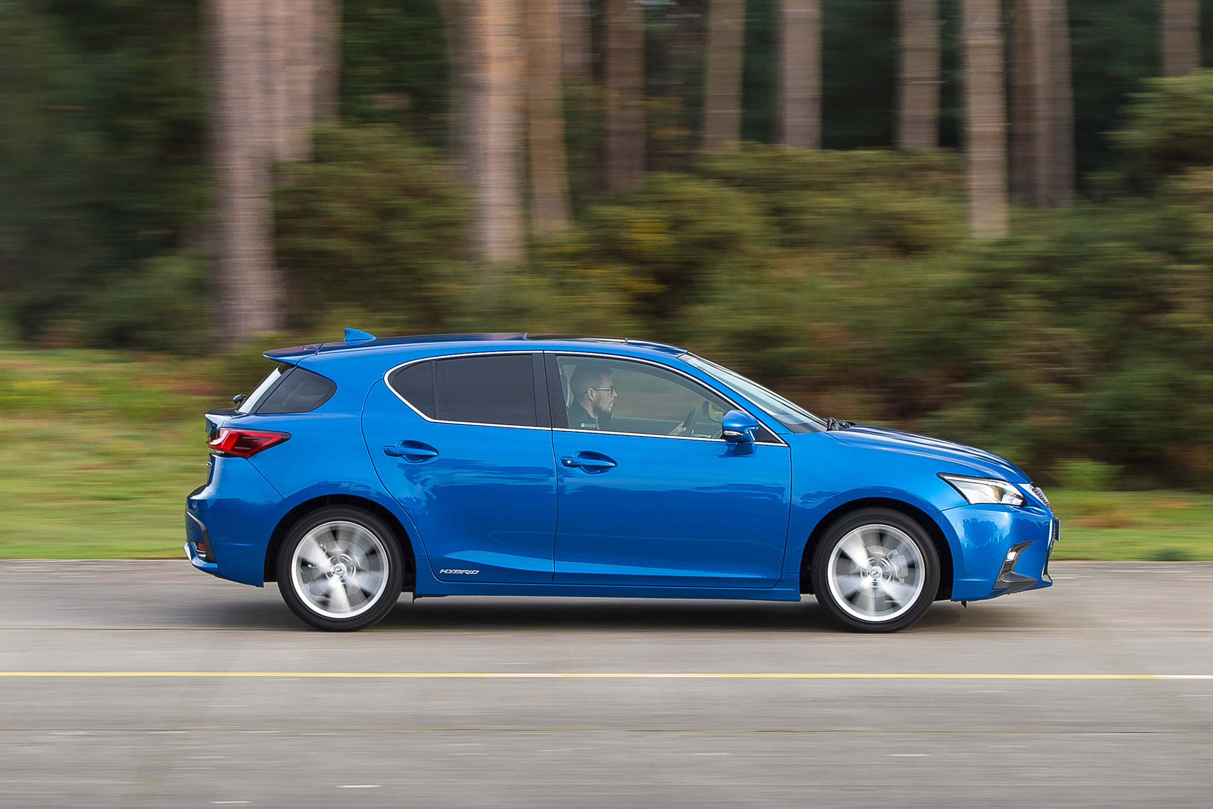 Lexus CT 200h - side