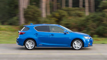 Lexus CT 200h - side
