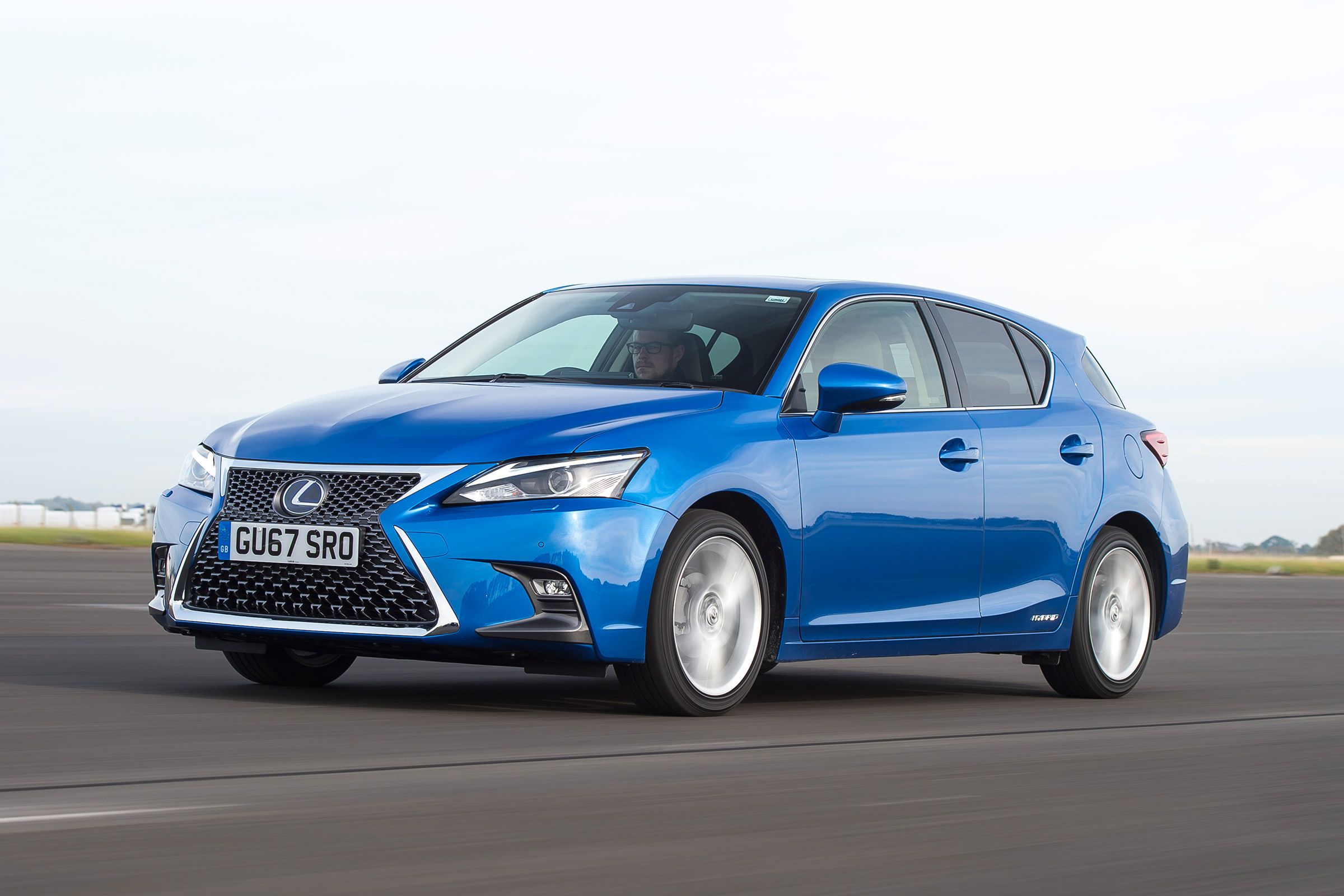 Lexus CT 200h - Front