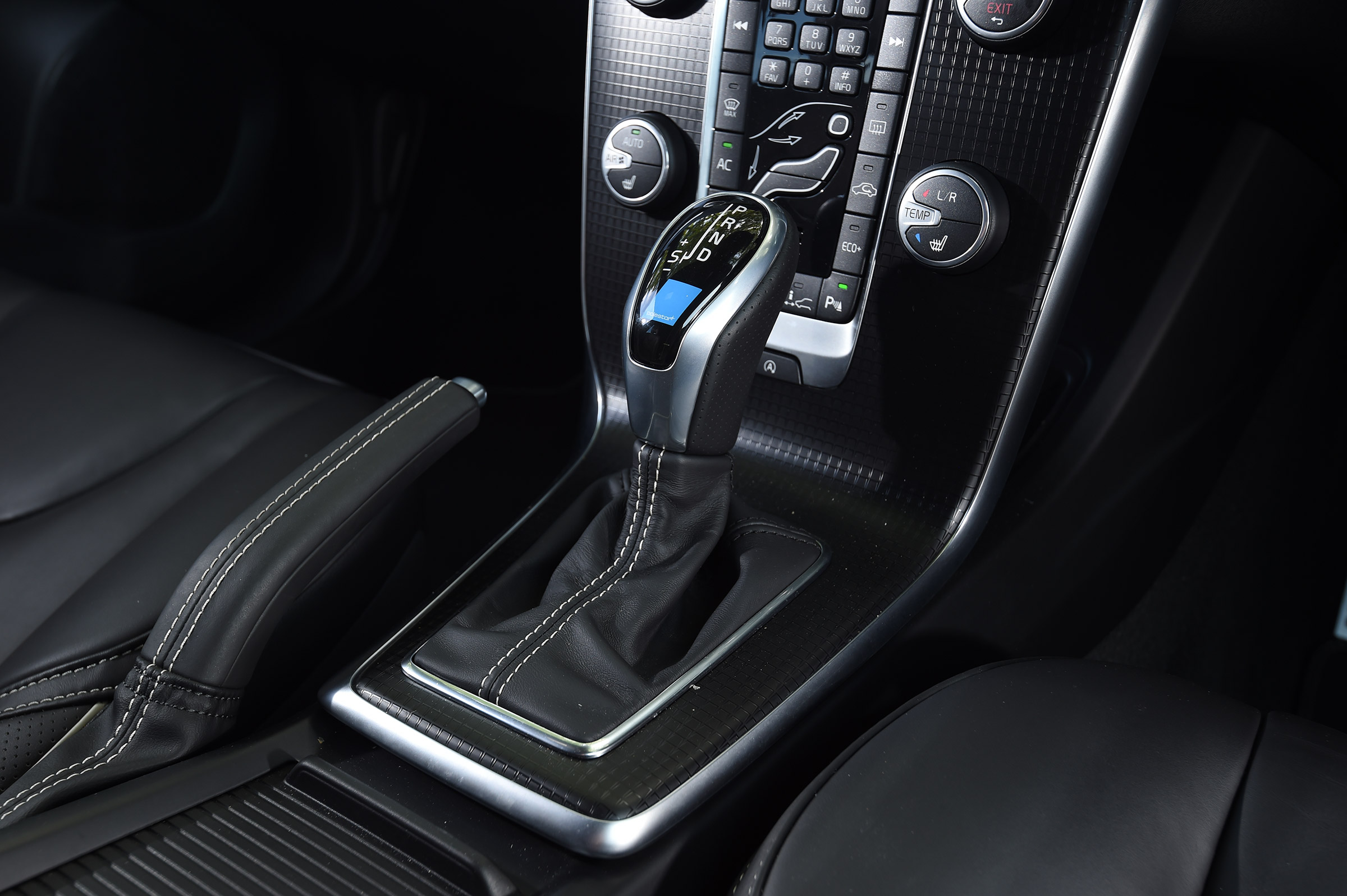 Volvo V40 Polestar Performance Pack - centre console
