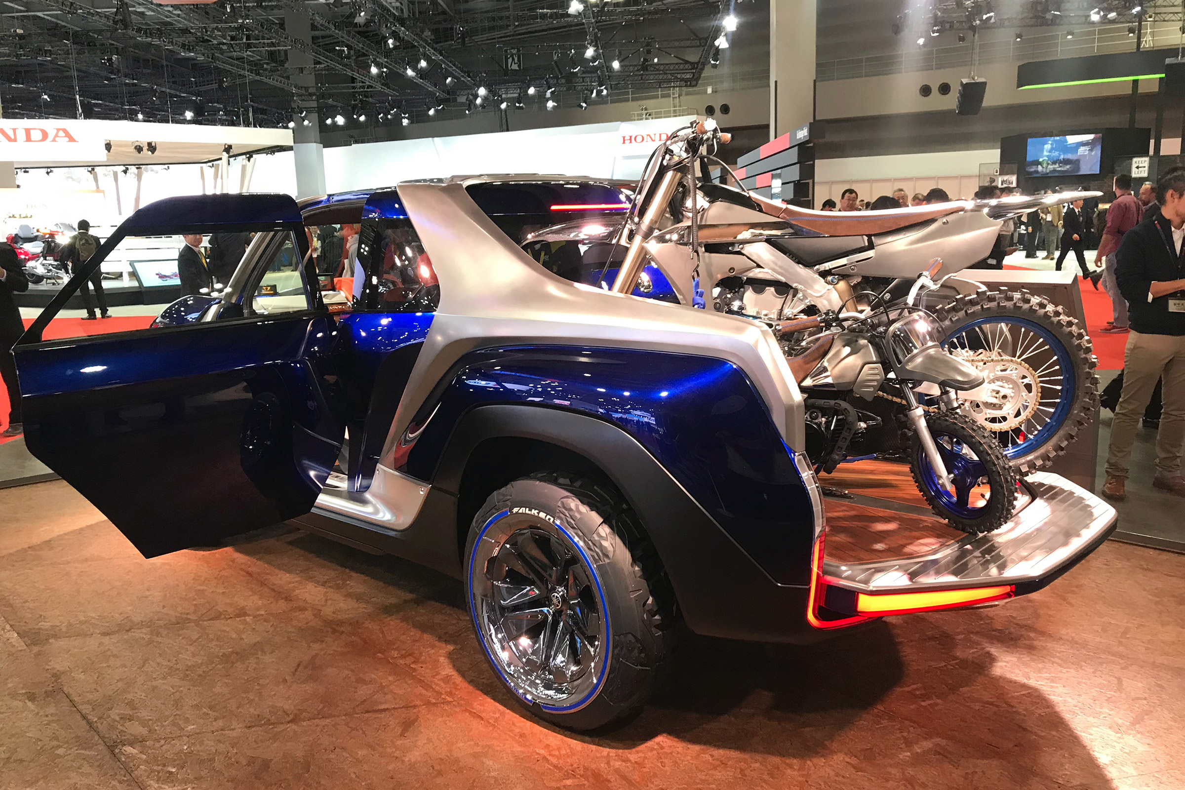 Yamaha Cross Hub Concept - Tokyo side