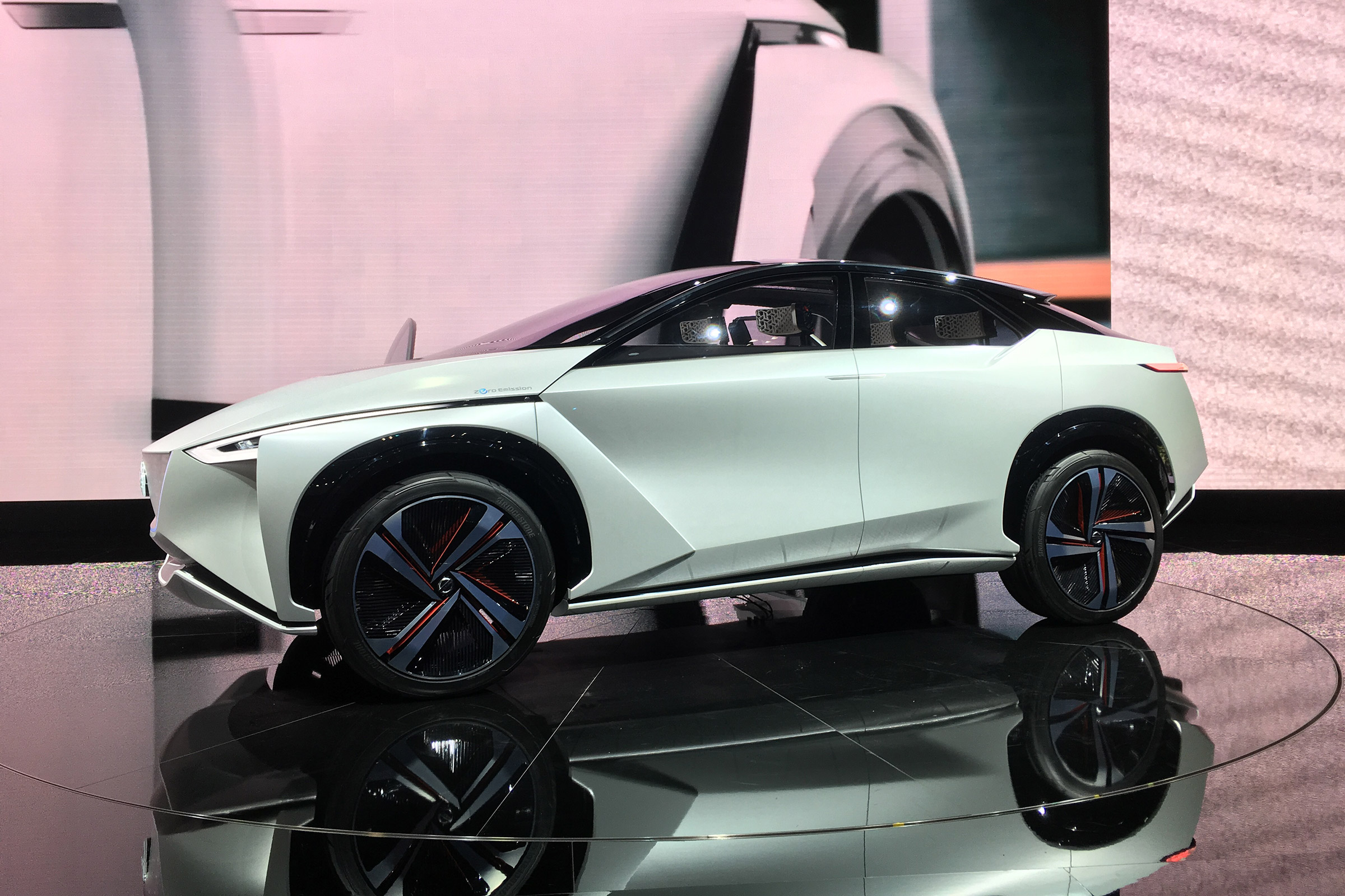 Nissan IMx SUV concept - Tokyo front
