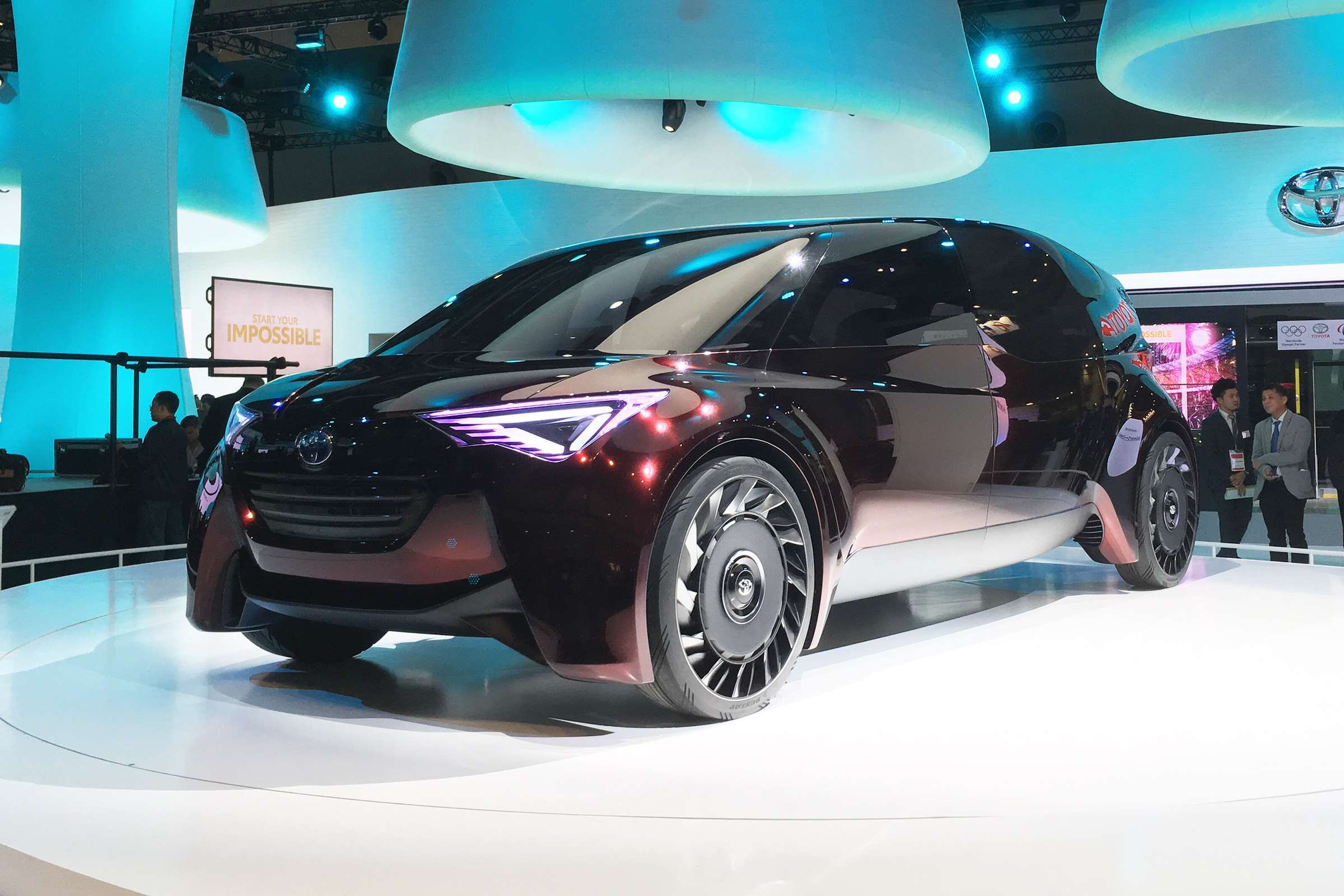 Toyota Fine-Comfort Ride concept - Tokyo front