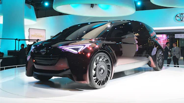 Toyota Fine-Comfort Ride concept - Tokyo front