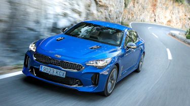 Kia Stinger - front panning