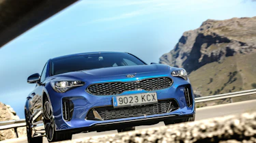 Kia Stinger - front low