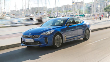 Kia Stinger - front/side action