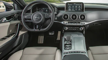 Kia Stinger - dash