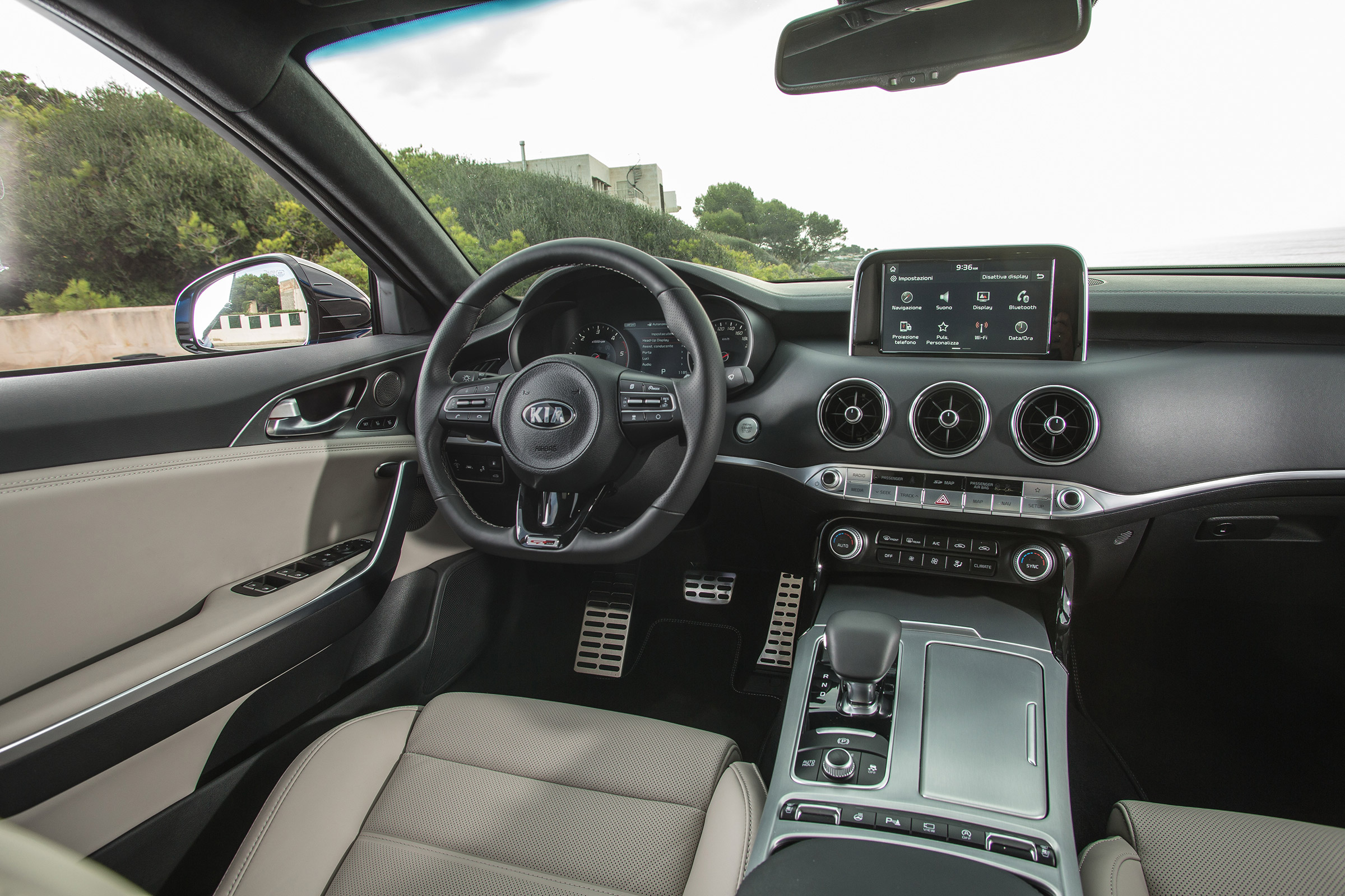 Kia Stinger - cabin