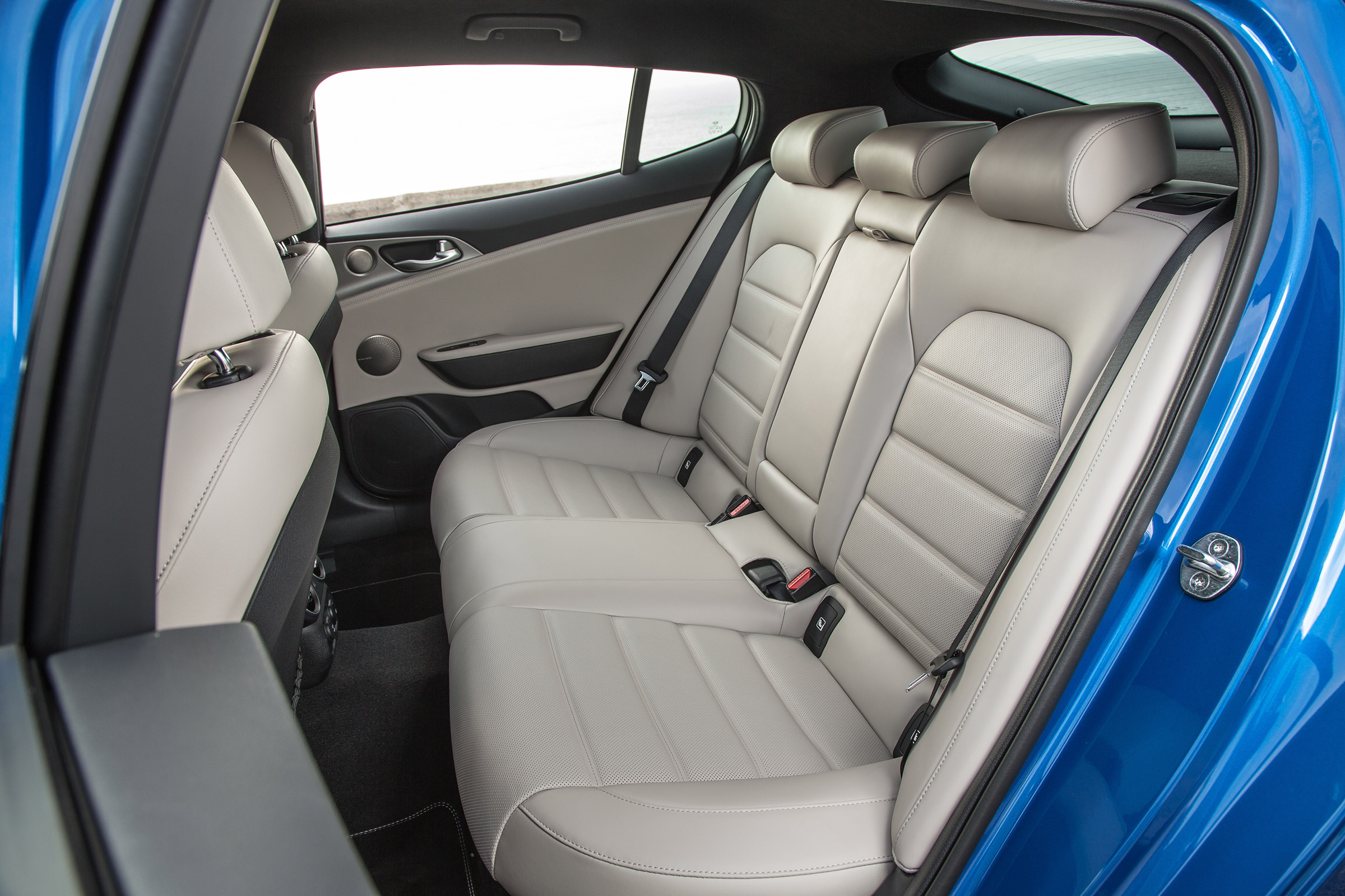 Kia Stinger - rear seats